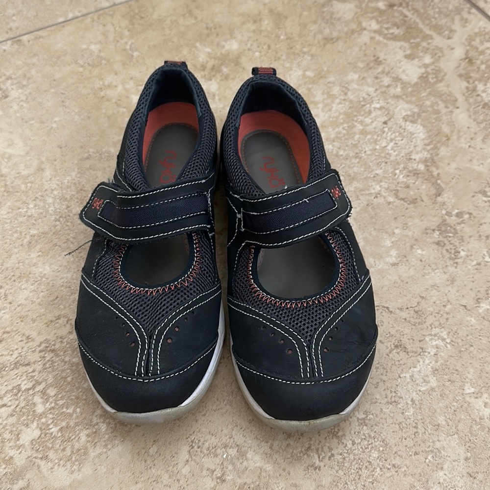 Ryka shoes size 6